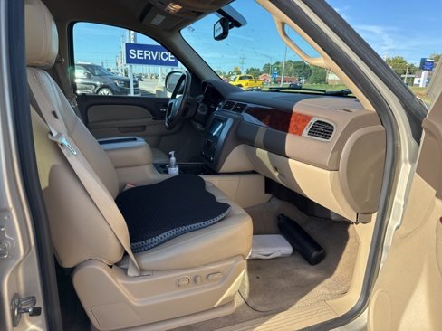 Used 2012 GMC Yukon SLT w/ SLT-2 Equipment Package image 10
