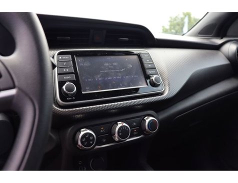Used 2020 Nissan Kicks S image 26