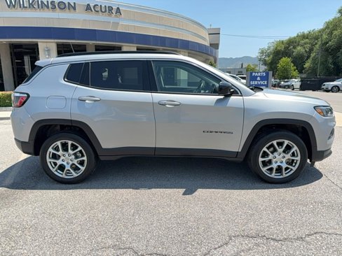 Used 2022 Jeep Compass Latitude image 8