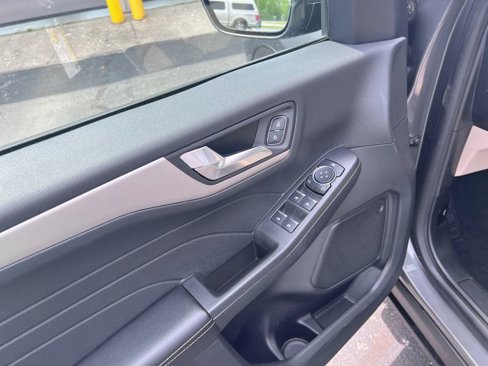 Used 2022 Ford Escape SEL image 23