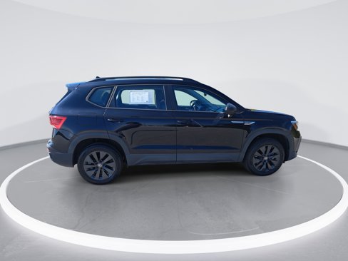 Certified 2022 Volkswagen Taos S image 2