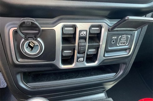 Used 2021 Jeep Gladiator Willys image 33