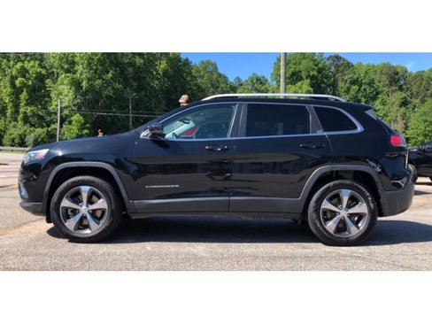 Used 2019 Jeep Cherokee Limited image 3