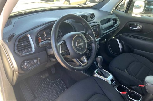 Used 2022 Jeep Renegade Latitude w/ Convenience Group image 17