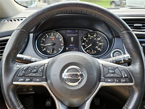 Used 2018 Nissan Rogue SV w/ Premium Package image 21