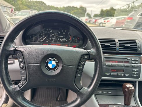 Used 2003 BMW 325xi Sedan image 14