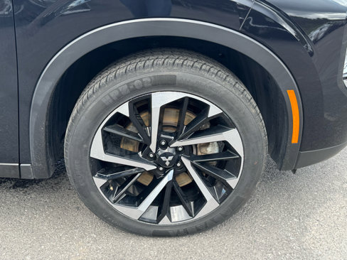 Used 2024 Mitsubishi Outlander AWD image 30