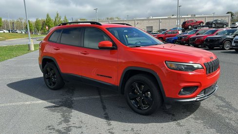 Used 2021 Jeep Cherokee Latitude Plus image 2