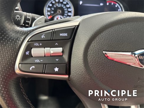 Used 2023 Genesis G70 2.0T image 23