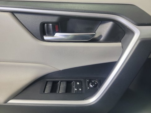 Used 2021 Toyota RAV4 XLE image 26