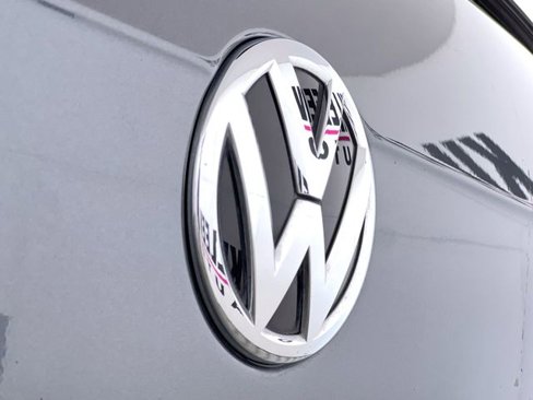 Used 2021 Volkswagen Tiguan SE image 24