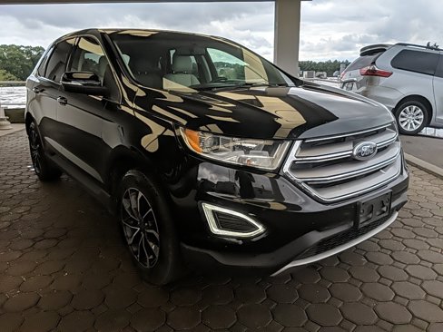 Used 2017 Ford Edge Titanium w/ Equipment Group 301A image 3