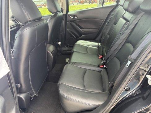 Used 2018 MAZDA MAZDA3 Grand Touring w/ Premium Equipment Package image 11