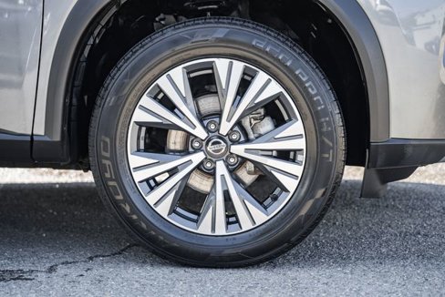 Used 2021 Nissan Rogue SV image 18