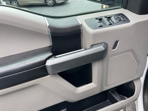Used 2015 Ford F150 XLT image 15