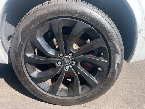 Used 2024 Land Rover Discovery Sport S image 9