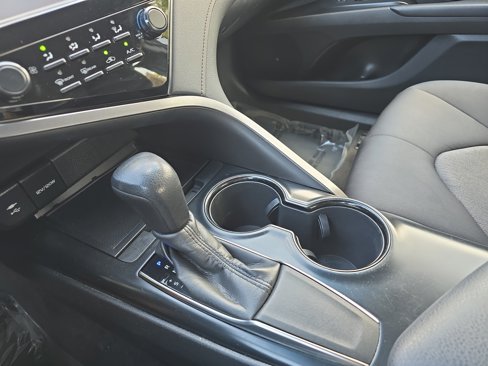 Used 2019 Toyota Camry LE image 24