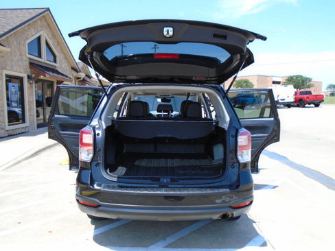 Used 2018 Subaru Forester 2.5i Premium image 23
