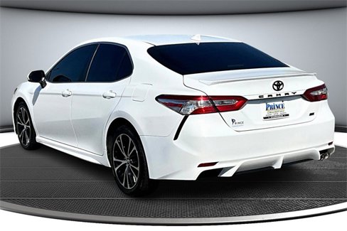 Used 2020 Toyota Camry SE image 4
