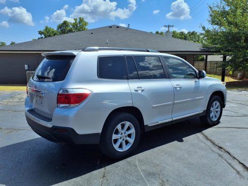 Used 2013 Toyota Highlander Plus image 3