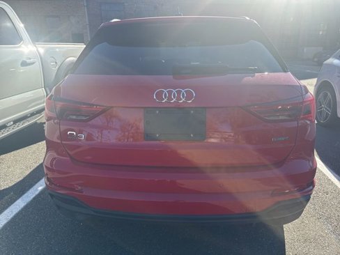 Used 2023 Audi Q3 2.0T Premium image 11