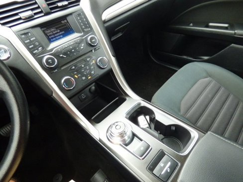 Used 2018 Ford Fusion SE image 15