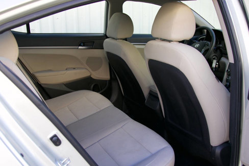 Used 2017 Hyundai Elantra SE image 28