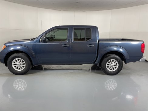 Used 2017 Nissan Frontier SV image 5