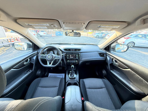 Used 2017 Nissan Rogue S image 24