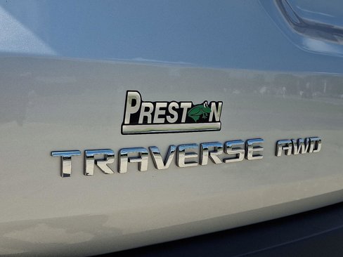 Used 2020 Chevrolet Traverse LT image 30