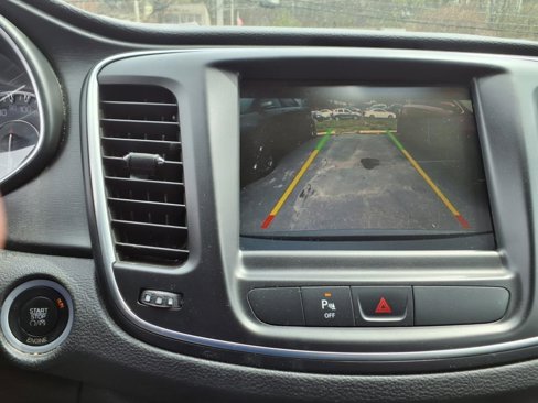 Used 2015 Chrysler 200 Limited w/ Spring Special Group image 11