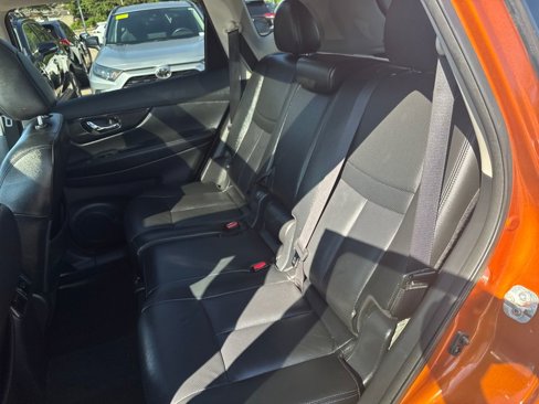 Used 2018 Nissan Rogue SL w/ Premium Package image 35