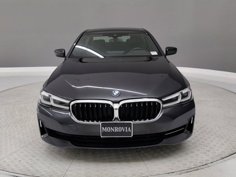 Used 2022 BMW 530e w/ Convenience Package image 2