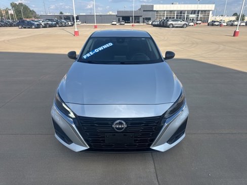 Used 2024 Nissan Altima 2.5 SV image 8