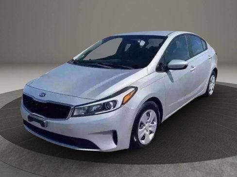 Used 2017 Kia Forte LX image 2