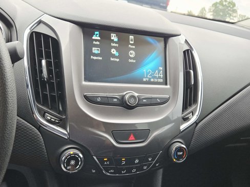 Used 2017 Chevrolet Cruze LT w/ Convenience Package image 26
