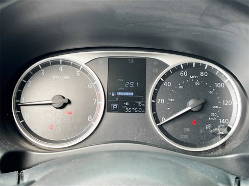 Certified 2019 Nissan Kicks S image 10