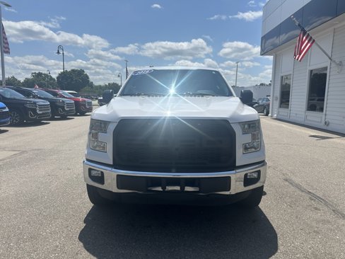 Used 2016 Ford F150 XLT image 2