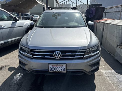 Certified 2021 Volkswagen Tiguan SE image 2