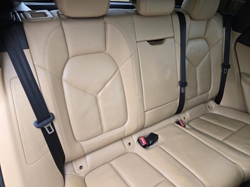 Used 2018 Porsche Macan image 31