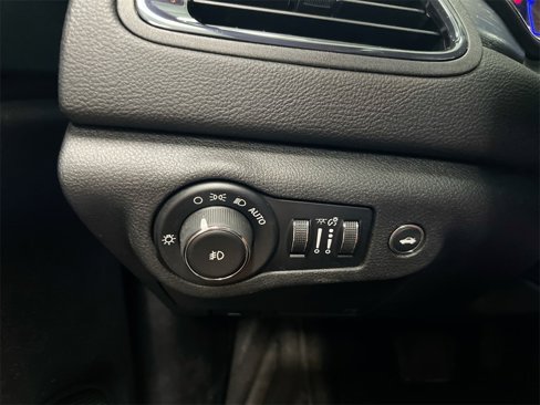 Used 2016 Chrysler 200 S image 17