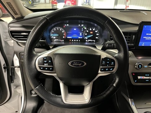 Used 2023 Ford Explorer XLT w/ Equipment Group 202A image 19