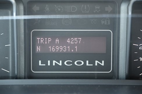 Used 2010 Lincoln Navigator 4WD image 40