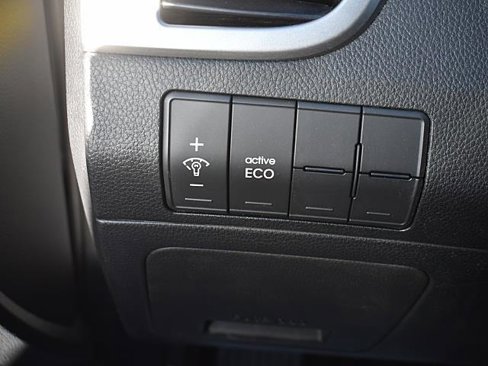 Used 2017 Hyundai Elantra GT image 16