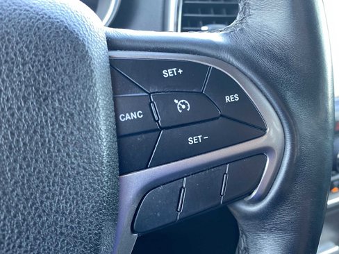 Certified 2018 Jeep Grand Cherokee Altitude image 23