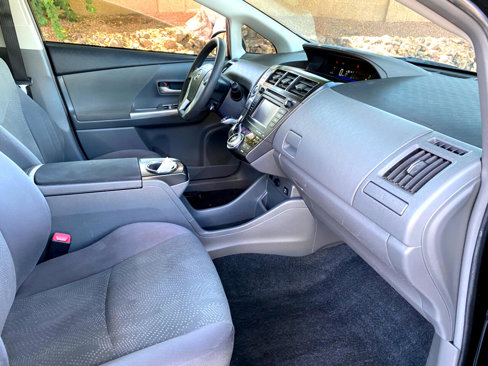 Used 2014 Toyota Prius V Three image 40