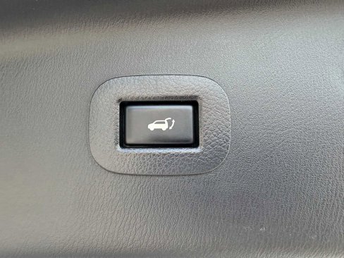 Used 2020 Nissan Armada SL image 18