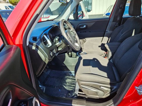 Used 2019 Jeep Renegade Sport image 19