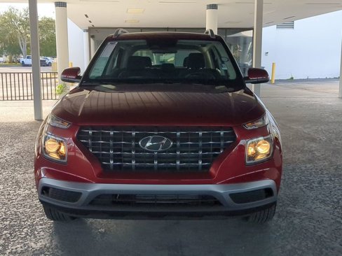 Used 2025 Hyundai Venue SEL image 9