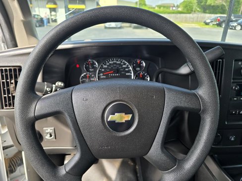 Used 2019 Chevrolet Express 3500 image 11